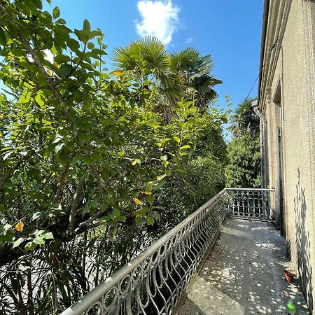 Guest House Tall Rooms Zugdidi ภายนอก รูปภาพ
