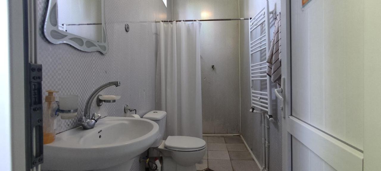 Guest House Tall Rooms Zugdidi ภายนอก รูปภาพ