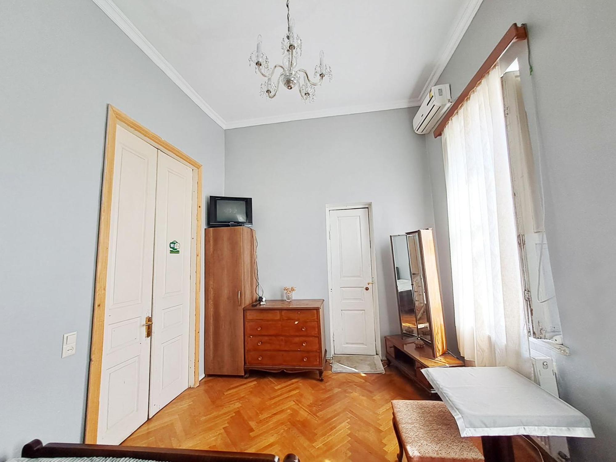 Guest House Tall Rooms Zugdidi ภายนอก รูปภาพ