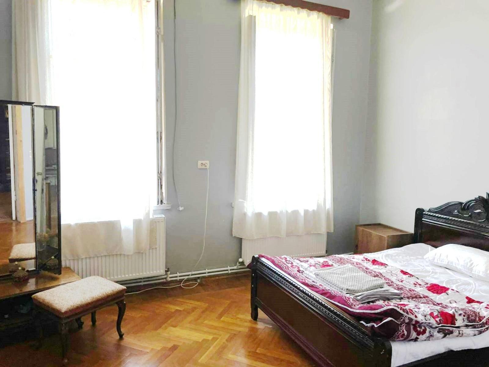 Guest House Tall Rooms Zugdidi ภายนอก รูปภาพ